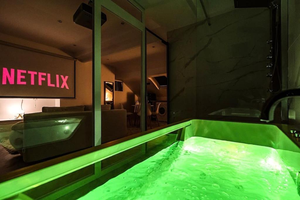 Oasis Chic - Spa Prive & Cinema Reims Exterior photo
